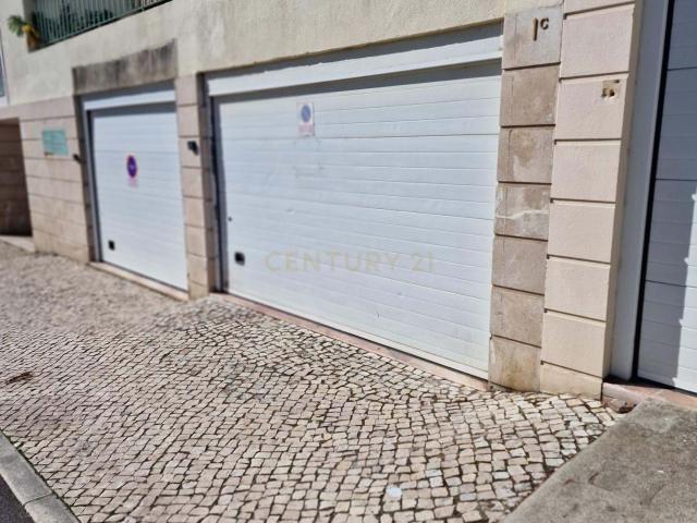 Garagem venda em Asfamil, Sintra