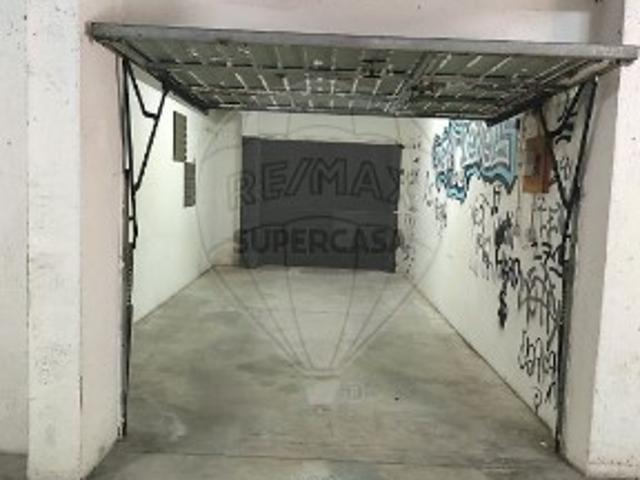 Garagem venda em Lourel, Sintra (Santa Maria e São Miguel, São Martinho e São Pedro de Penaferrim)