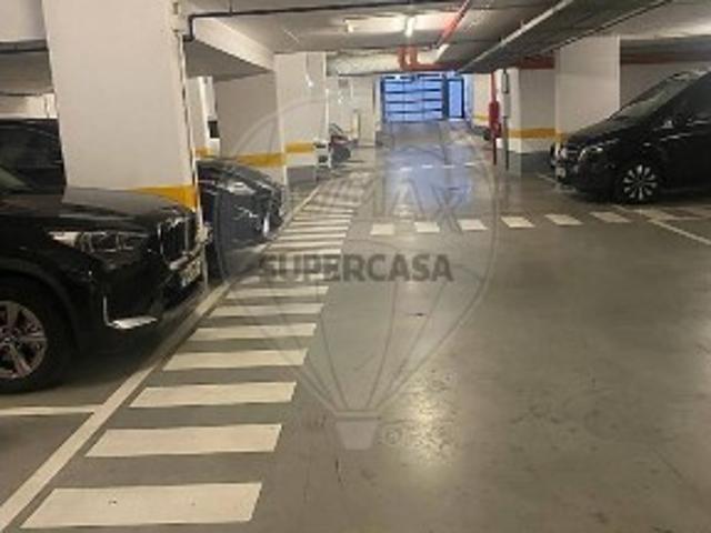 Garagem venda em Lisboa