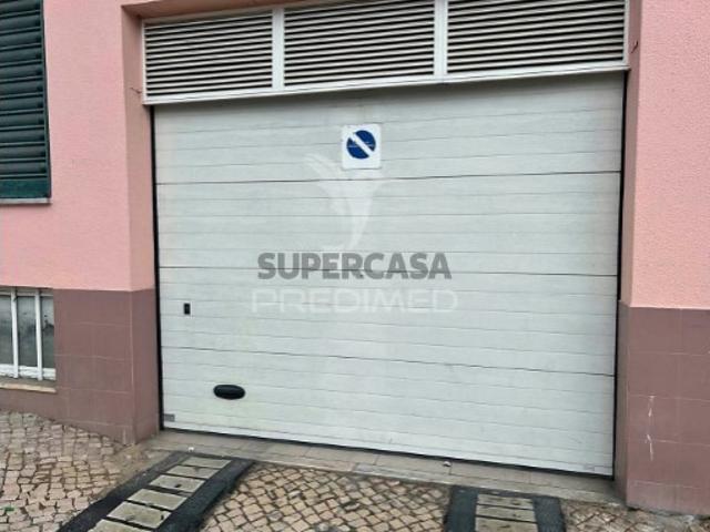 Garagem venda em Peixe Frito, Setúbal