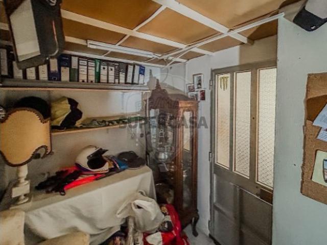Garagem venda em Azeda, Setúbal