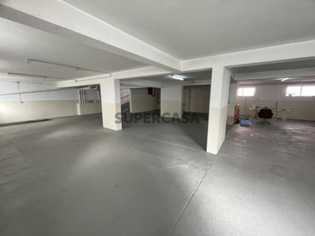 Garagem venda em Quinta do Talefe, Almada