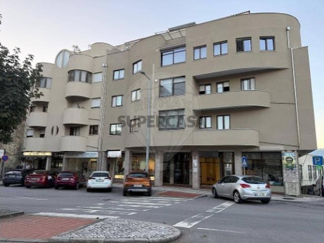 Garagem venda em Vale De Cambra, Aveiro