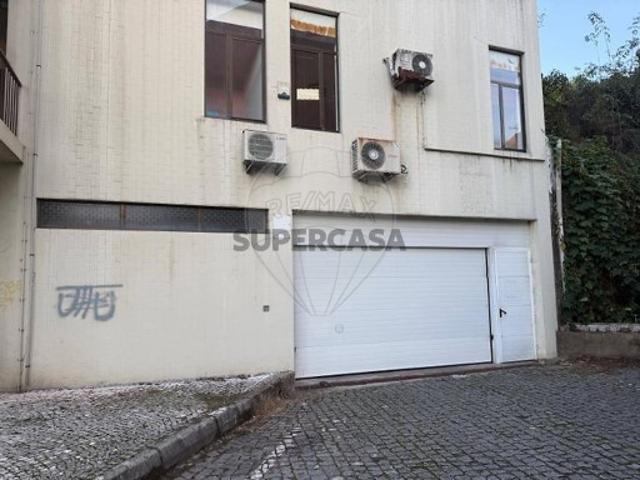 Garagem venda em Vale De Cambra, Aveiro