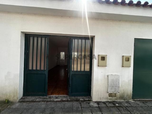 Garagem venda em Arga De Baixo, Viana Do Castelo