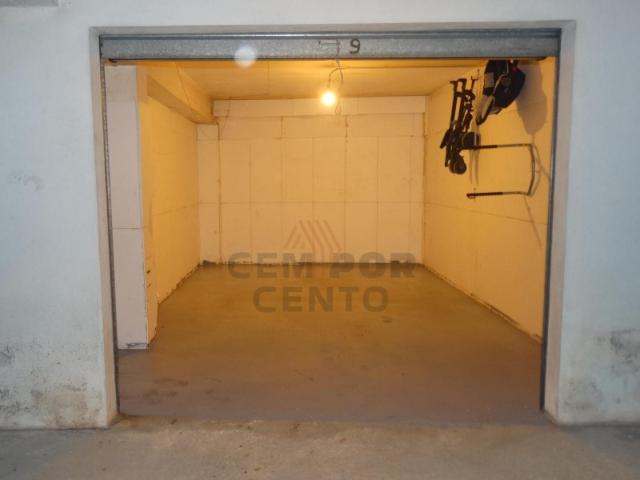 Garagem venda em Batalha, Leiria