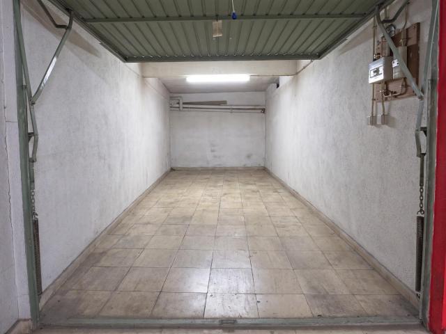 Garagem venda em Quinta da Portela, Belas