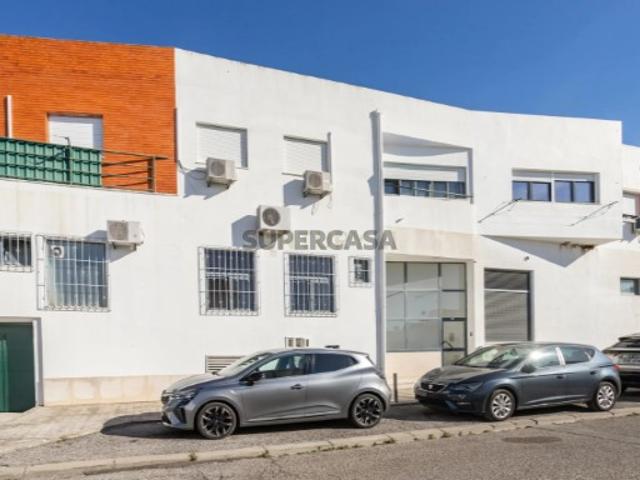 Garagem venda em Bairro Cooperativa, Setúbal