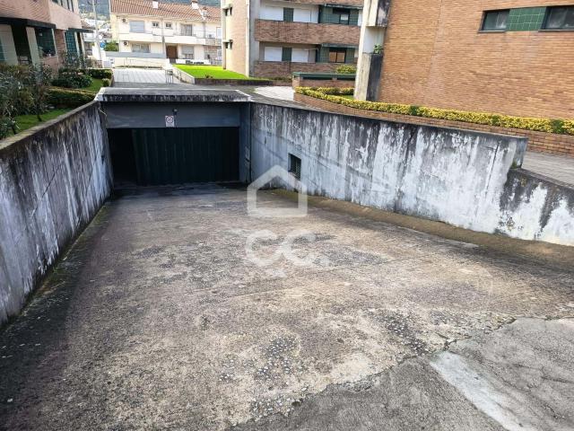 Garagem venda em Valongo, Porto