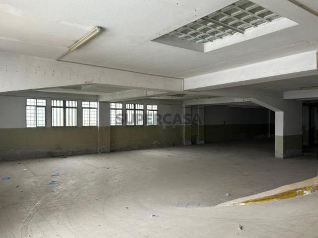 Garagem venda em Bairro Camões, Lisboa