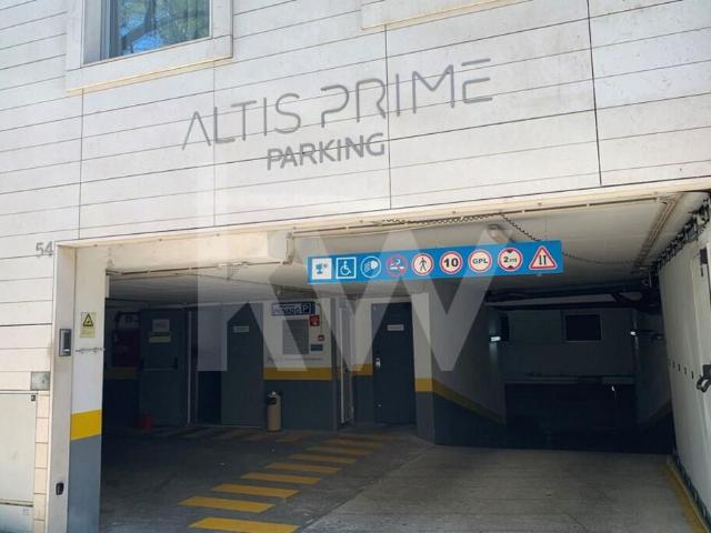 Garagem venda em Santo António, Lisboa