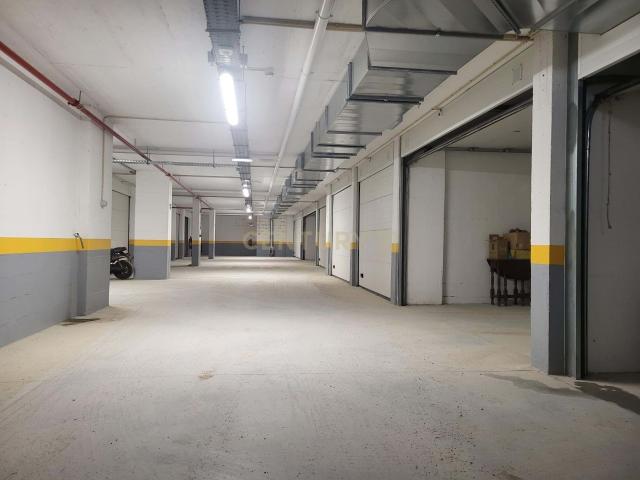 Garagem venda em Torres Novas, Santarém
