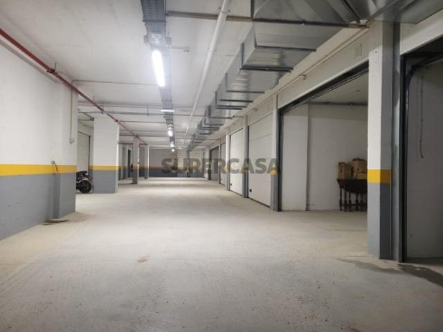 Garagem venda em Torres Novas, Santarém