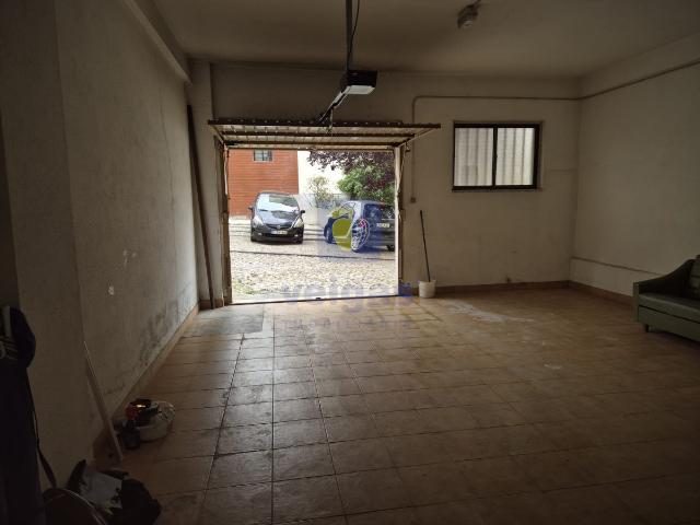 Garagem alugar em Odivelas, Lisboa