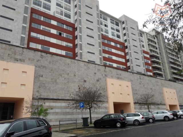 Garagem alugar em Olivais, Lisboa