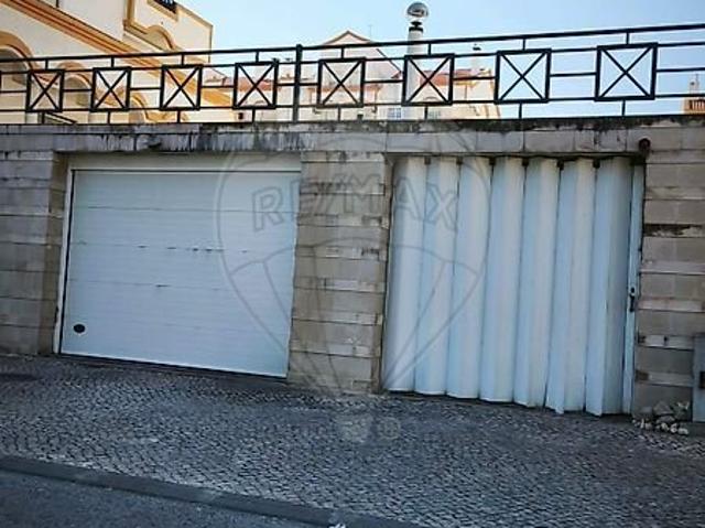 Garagem alugar em Quinta dos Flamingos, Alcochete