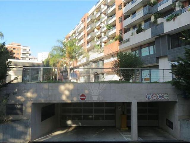 Garagem alugar em Quinta de Santo António, Oeiras