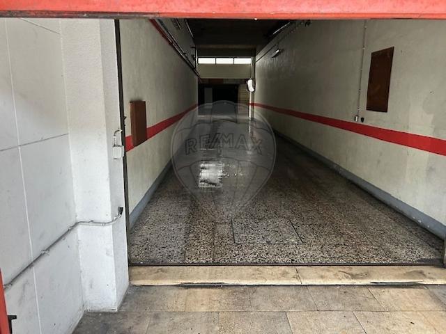 Garagem alugar em Caranguejais, Almada