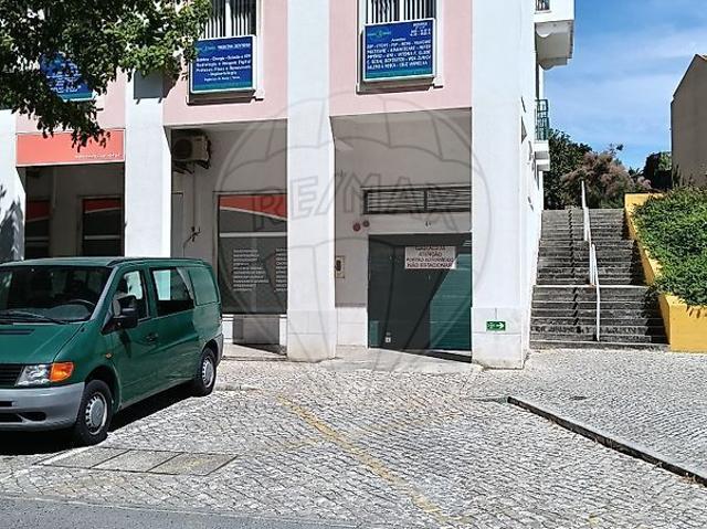 Garagem alugar em Setúbal