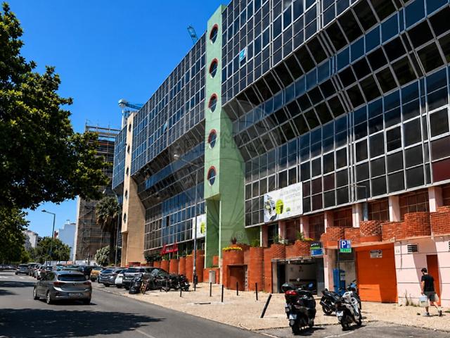 Garagem alugar em Olaias, Lisboa