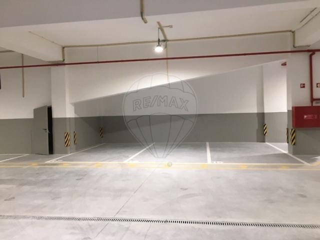 Garagem alugar em Campo de Ourique, Lisboa