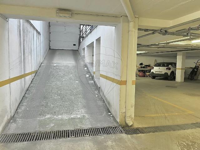Garagem alugar em Évora (São Mamede, Sé, São Pedro e Santo Antão), Évora