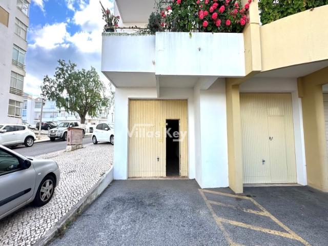 Garagem alugar em Torraltinha, Lagos