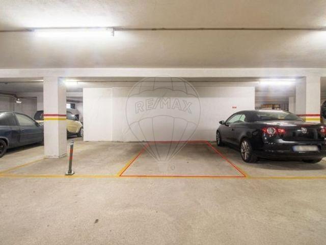 Garagem alugar em Bitarães, Porto