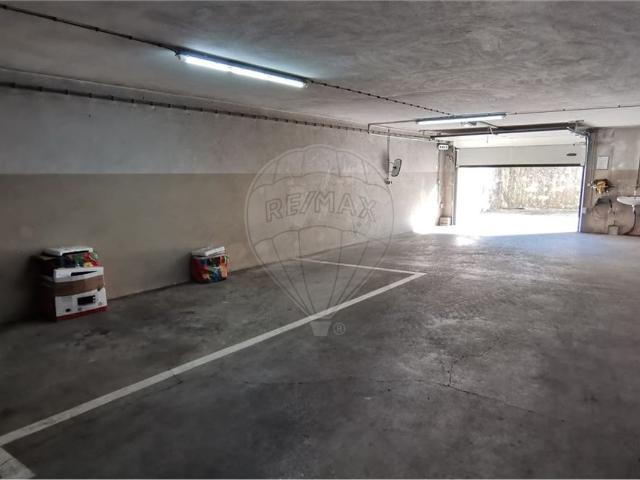 Garagem alugar em Porto, Lordelo Do Ouro