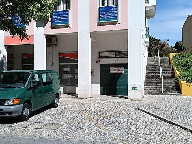 Garagem alugar em São Domingos, Setúbal