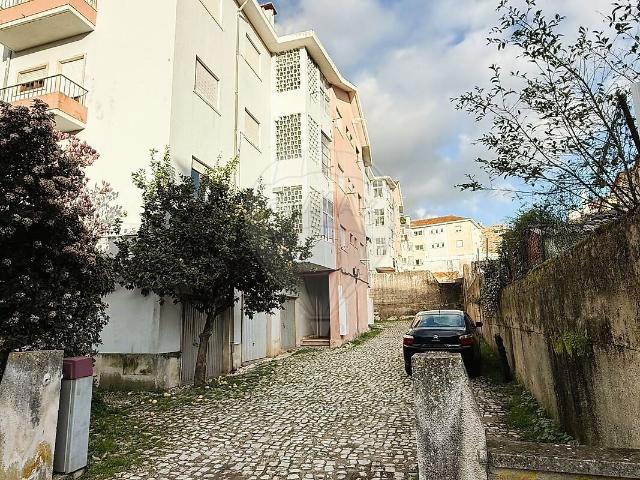 Garagem alugar em Celas, Coimbra