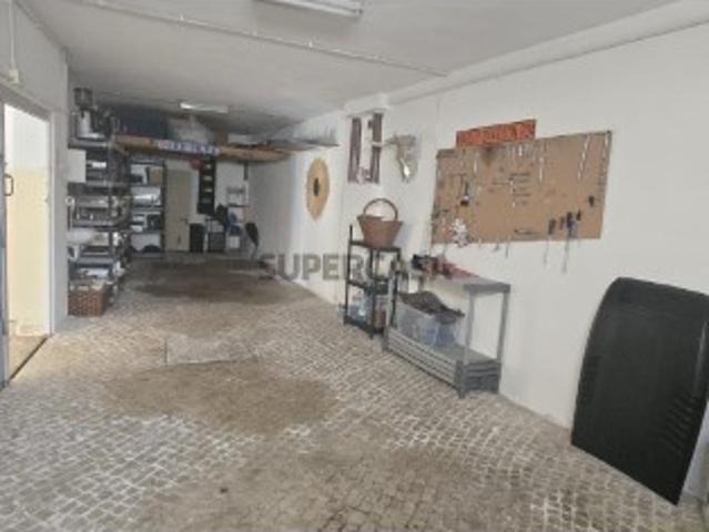 Garagem venda em Almada, Setúbal