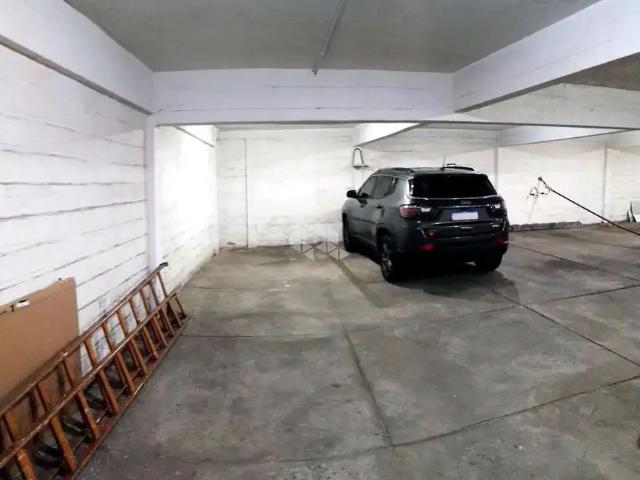 Garagem venda em Região Geográfica Imediata de Porto Alegre, Região Metropolitana de Porto Alegre
