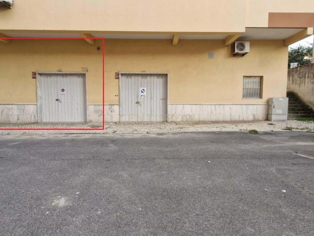 Garagem venda em Serra das Minas, Sintra