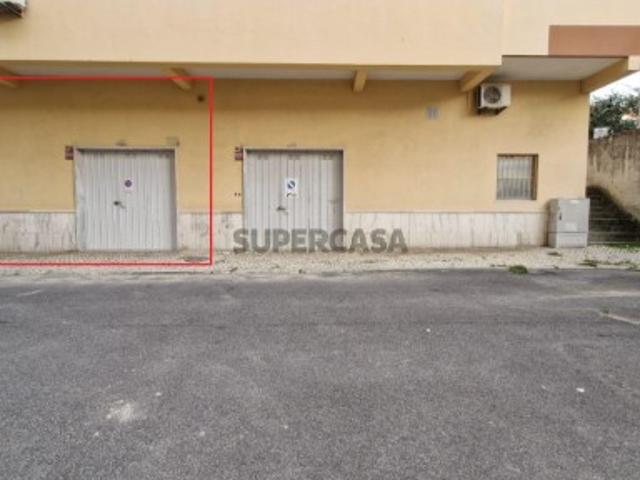 Garagem venda em Serra das Minas, Sintra