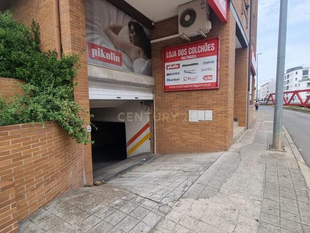 Garagem venda em Bragança