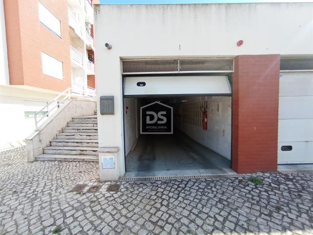 Garagem venda em Verderena, Barreiro