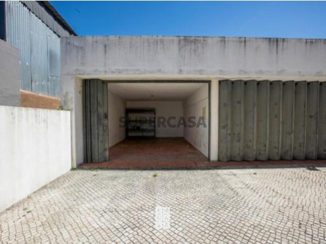 Garagem venda em Oliveira De Azeméis, Aveiro