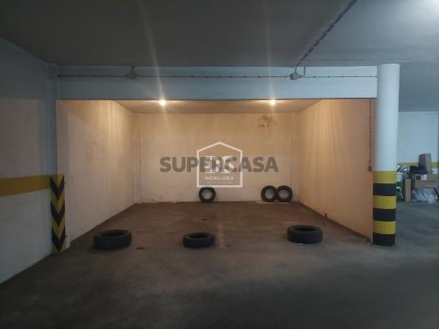 Garagem venda em Marinha Grande, Guarda Nova