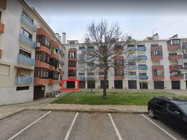Garagem alugar em Moinhos da Funcheira, Amadora