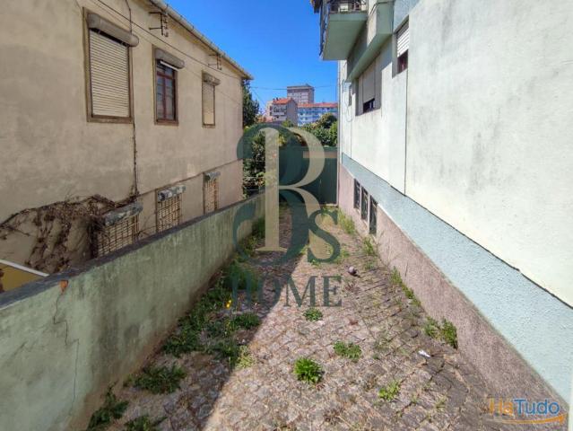 Garagem alugar em Vila Nova De Gaia, Porto