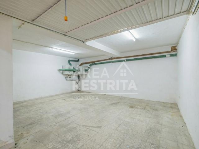 Garagem venda em Quinta do Americano, Almada