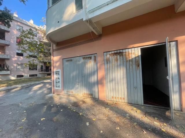 Garagem venda em Lourel, Sintra