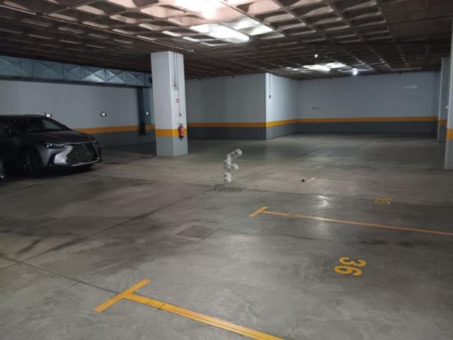 Garagem alugar em Miraflores, Oeiras