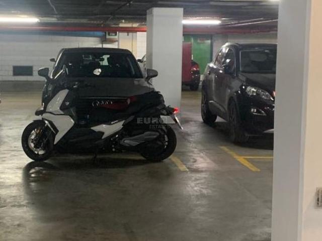 Garagem alugar em Santa Isabel, Lisboa