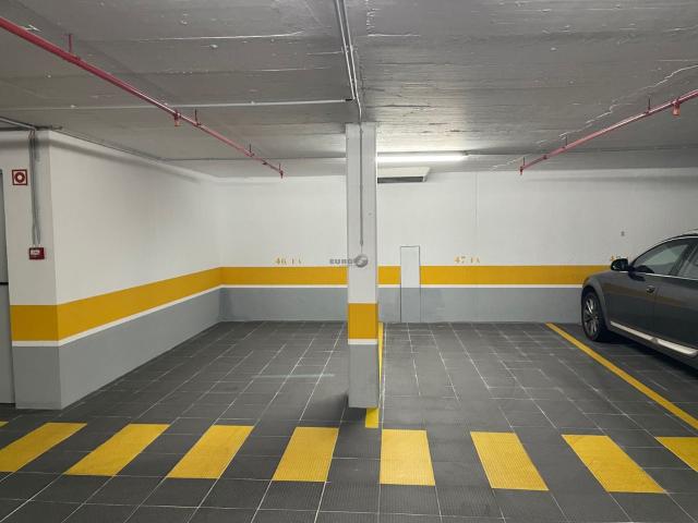 Garagem alugar em Santa Isabel, Lisboa