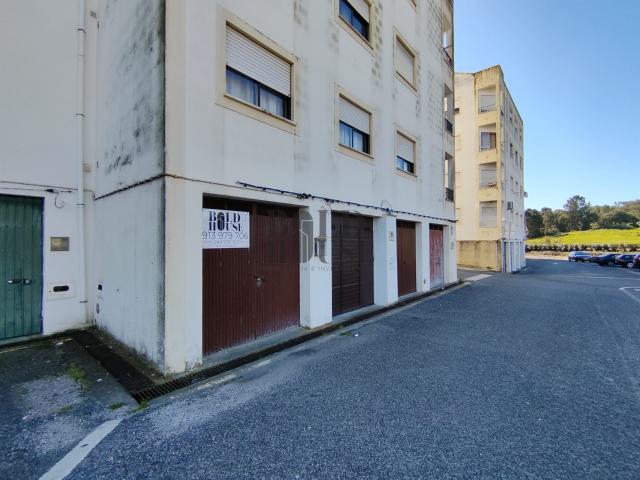 Garagem venda em Cartaxo e Vale da Pinta, Cartaxo