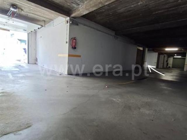 Garagem venda em Lagoa, Faro