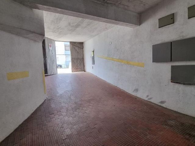 Garagem venda em Quinta do Americano, Almada