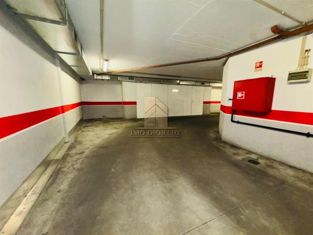 Garagem alugar em Moinhos da Funcheira, Amadora